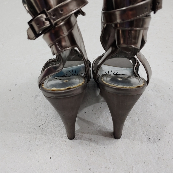 Naughty Monkey Silver Heels - Picture 5 of 12